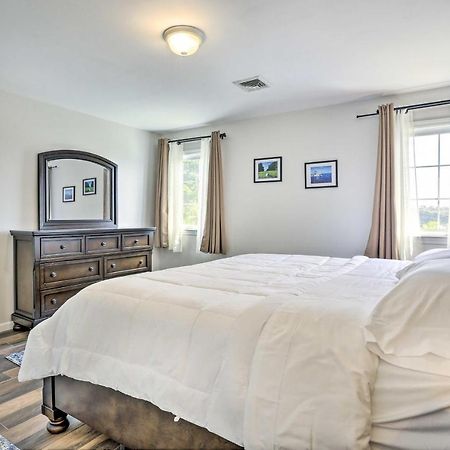 Ideally Located Glen Cove Apartment! Exterior photo
